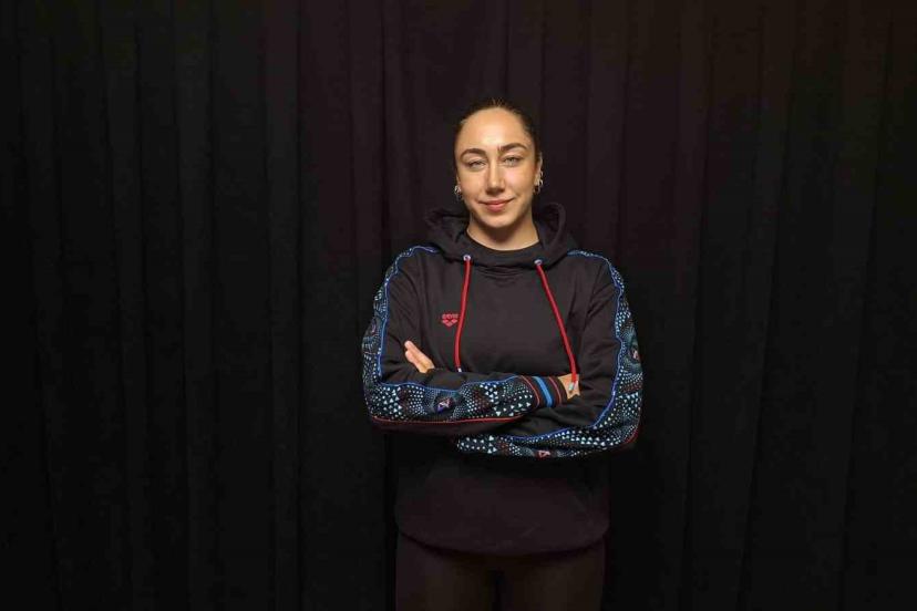 39 km mesafeyi 14 saatte yüzerek Türkiye birincisi oldu