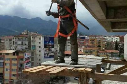 4. kattan düşen inşaat işçisi hayatını kaybetti