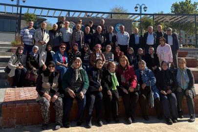 57 yıl sonra ilkokul öğretmenleriyle buluştular