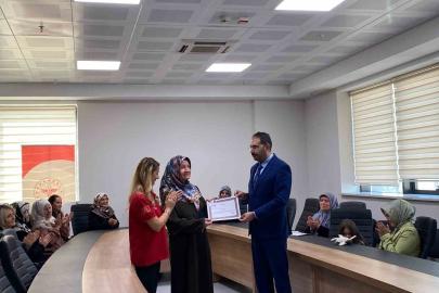 60 yaşında ilk yardım sertifikası aldı