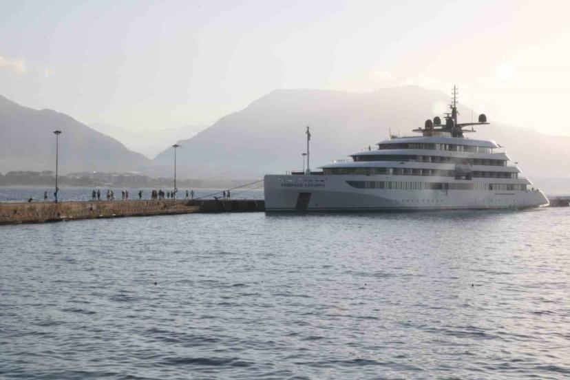 91 turist 74 mürettebatlı lüks gemi Alanya’ya ulaştı