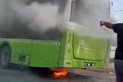 Adana’da belediye otobüsü alev alev yandı