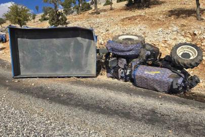 Adıyaman’da traktör devrildi: 2 yaralı