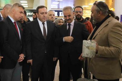 Ağrı’da "Nuh Tufanı" temalı sergi sanatseverlerle buluştu