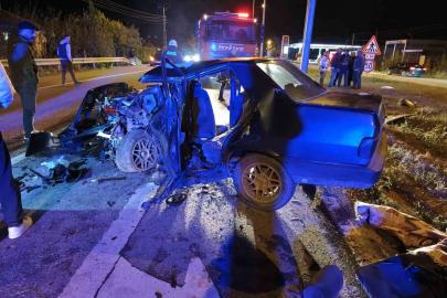 Alaçam’da otomobil aydınlatma direğine çarptı: 1 yaralı