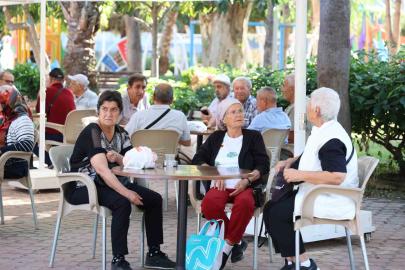 Alanya Emekli Kahvesi’ne emeklilerden ilgi