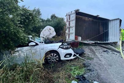 Alaşehir’de kontrolden çıkan kamyonet dehşet saçtı: 2 ölü 3 yaralı