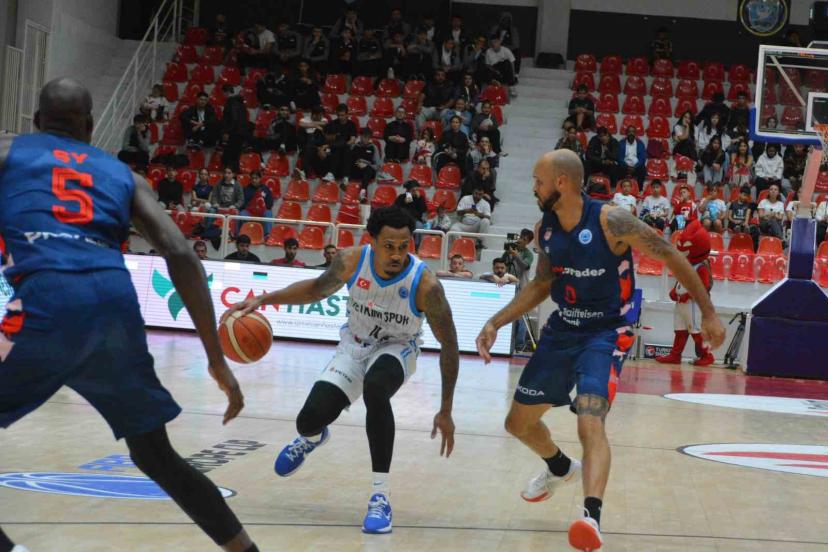 Aliağa Petkimspor, Avrupa’da 3’te 2 yaptı
