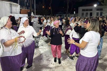 Aliağa’da kadınlardan renkli "Şalvar Gecesi"