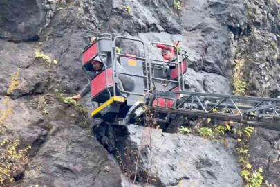 Amasra’da kayalardan sarkan kablolar paniğe neden oldu: 19 yıl önce patlatılan dinamitlerden kaynaklandığı ortaya çıktı