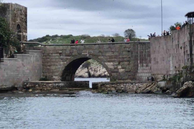 Amasra’da Sahil Güvenlik’ten muhteşem Cumhuriyet Bayramı gösterisi