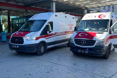 Ambulansları Türk bayrakları ile süslediler