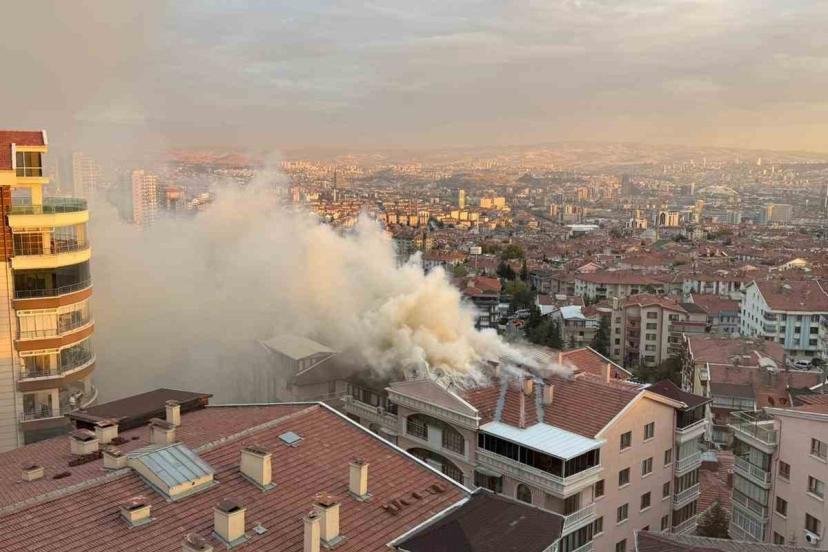 Ankara’da çatı katı yangını