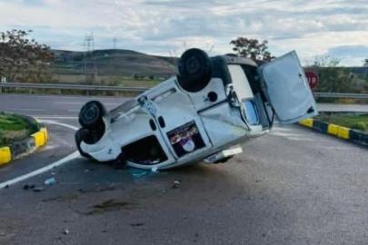 Ankara’da kontrolden çıkan hafif ticari araç takla attı: 1 yaralı