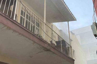 Antalya’da yangın çıkan evdeki muhabbet kuşunu itfaiye kurtardı