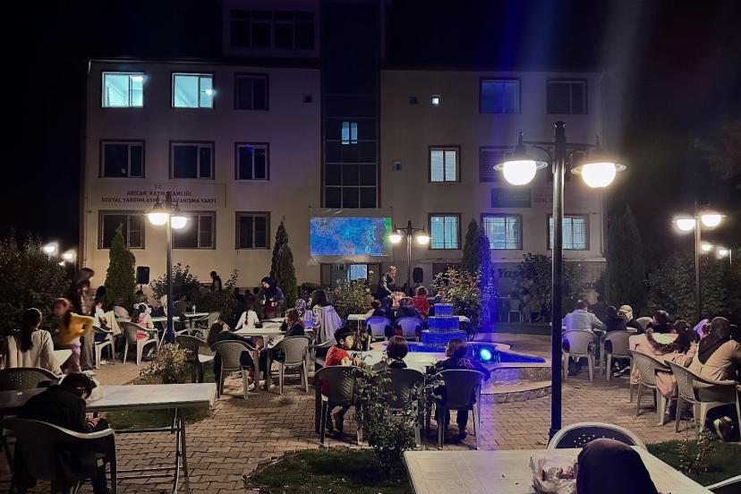 Arıcak ilçesinde açık hava sinema etkinliği