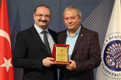 Atatürk Üniversitesinde kurumsal vefa ve hizmet ödülleri ile emek ve vefaya vurgu