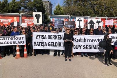 Atış Yapı mağdurları Carrefour önünde eylem yaptı