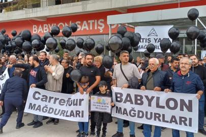 Atış Yapı mağdurları siyah balonlarla eylem yaptı