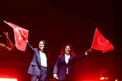 Aydın’da Cumhuriyet coşkusu: 60 bin kişi Aydınfest’in finalinde buluştu