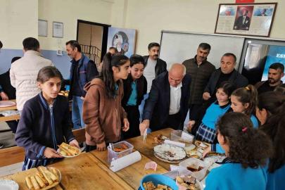Aydınlar Beldesi Ortaokulundan Gazze için yardım etkinliği