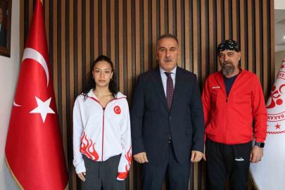 Aydınlı Mina, Türkiye’yi temsil edecek