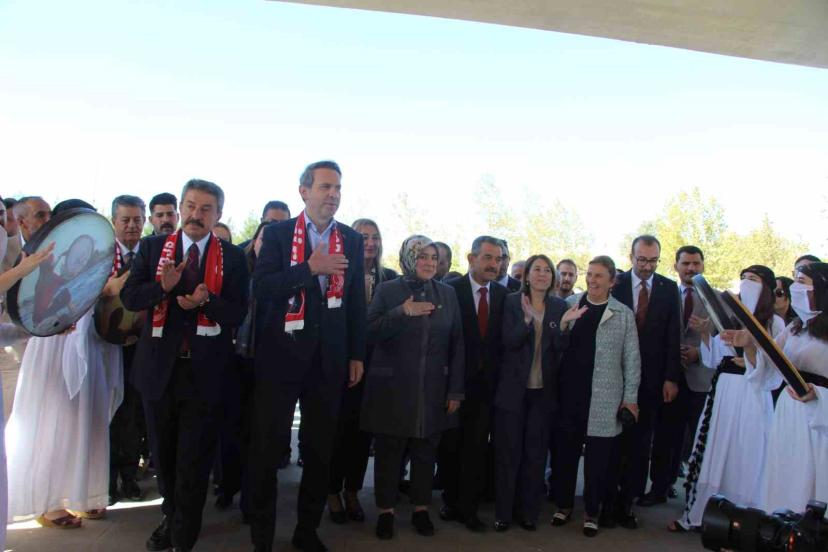 Bakan Bayraktar: "Terörsüz Türkiye, kadınla mümkün"