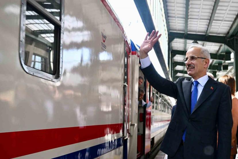 Bakan Uraloğlu: "2025-2026 kış sezonu seferleri 22 Aralık’ta başlayacak, 1 Mart 2026 tarihine kadar devam edecek"