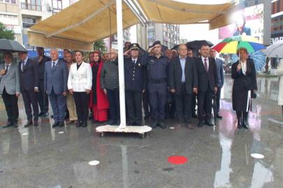Balıkesir’de Muhtarlar  Günü yağmur altında kutlandı