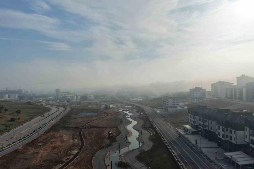Bandırma beyaza büründü şehir yoğun sis altında kaldı