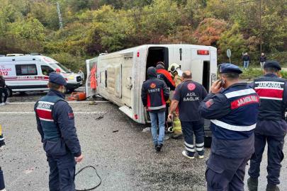 Bartın’da işçi servisi devrildi: 1 ölü, 19 yaralı
