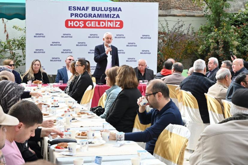Başkan Başdeğirmen: "Göreve geldiğimizden beri hem tamircilik hem temizlikçilik yapıyoruz"