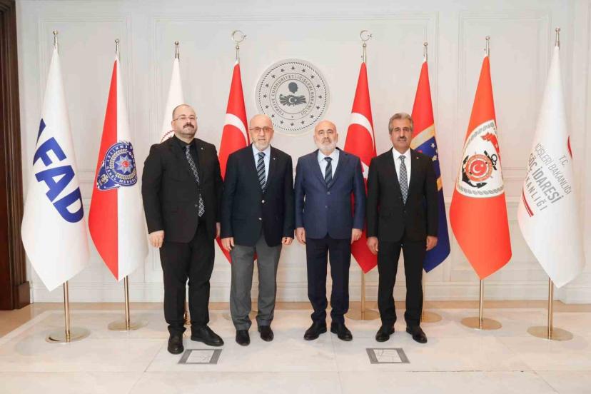 Başkan Dumandağ, bakan yardımcılarıyla bir araya geldi