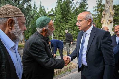Başkan Er’den yaşlılara Şanlıurfa seyahati sözü