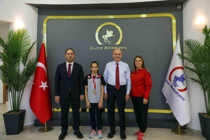 Başkan Özlü, Balkan Şampiyonu Judocu Erva Eren’i ağırladı