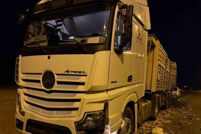 Batman’da tır ile otomobil çarpıştı: 2 yaralı