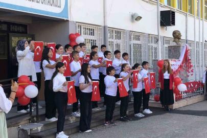 Battalgazi öğretmenlerinden Cumhuriyet Bayramı’na mini konser