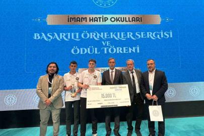 Bayburt Anadolu İmam Hatip Lisesi projesiyle Türkiye üçüncüsü oldu