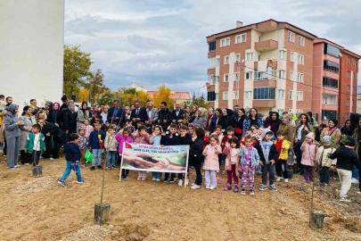Bayburt’ta anaokulu öğrencileri fidanları toprakla buluşturdu