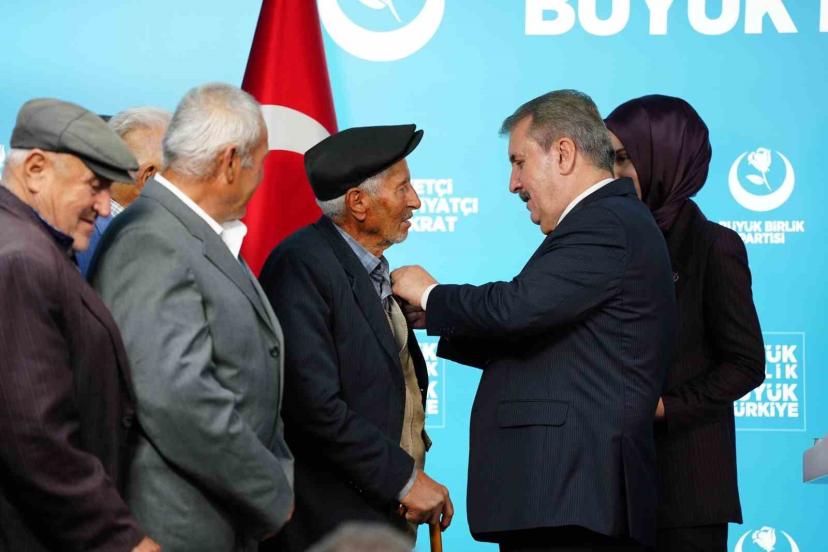 BBP Genel Başkanı Destici: "Kıbrıs’ta yaşayan Türkler bizim vazgeçilmezimizdir"