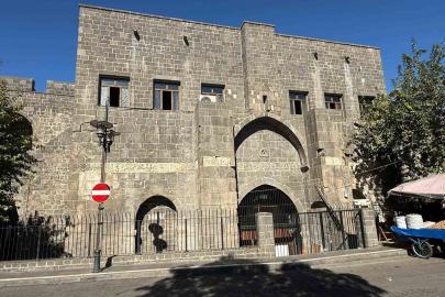 Bin yıllık camide cemaat abdest alamıyor