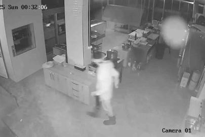 Bir ilçe bu kişinin peşinde