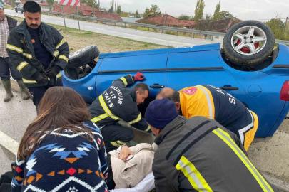 Burdur’da otomobil devrildi, sıkışan sürücüyü itfaiye kurtardı