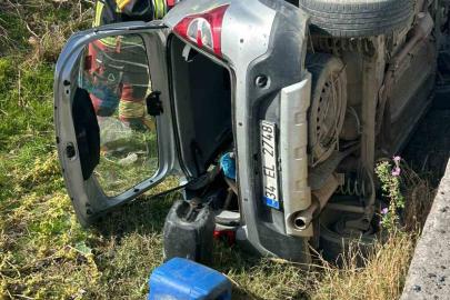 Burhaniye’de otomobil köprüden dereye devrildi