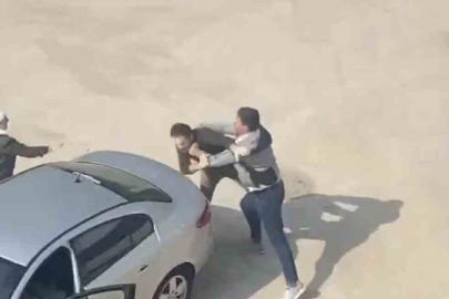 Bursa’da yol kavgası karıştı: Sopalar, yumruklar, terlikler havada uçuştu