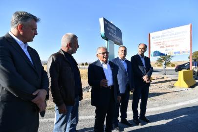 Büyükşehir, kırsalda 3 mahalleyi ilgilendiren 7 kilometrelik grup yolunun ilk etabına başladı