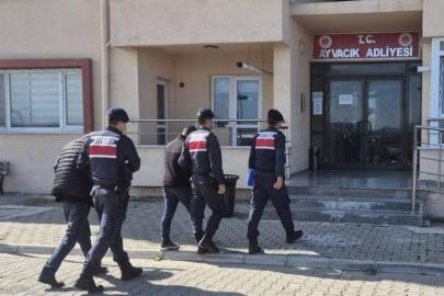 Çanakkale’de göçmen kaçakçılığı operasyonu; 9 organizatör, 3 şüpheli, 48 kaçak göçmen yakalandı