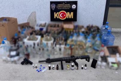 Çanakkale’de kaçakçılıkla mücadele operasyonu, çok sayıda sahte alkol ve kaçak silah yakalandı