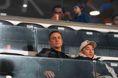 Cannavaro, Başakşehir-Kocaelispor maçının tribünden takip etti