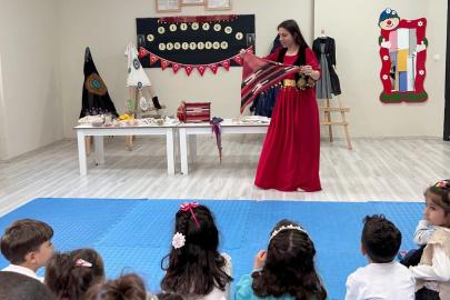 Çatak’ta miniklerden kültürel renklerle Cumhuriyet kutlaması